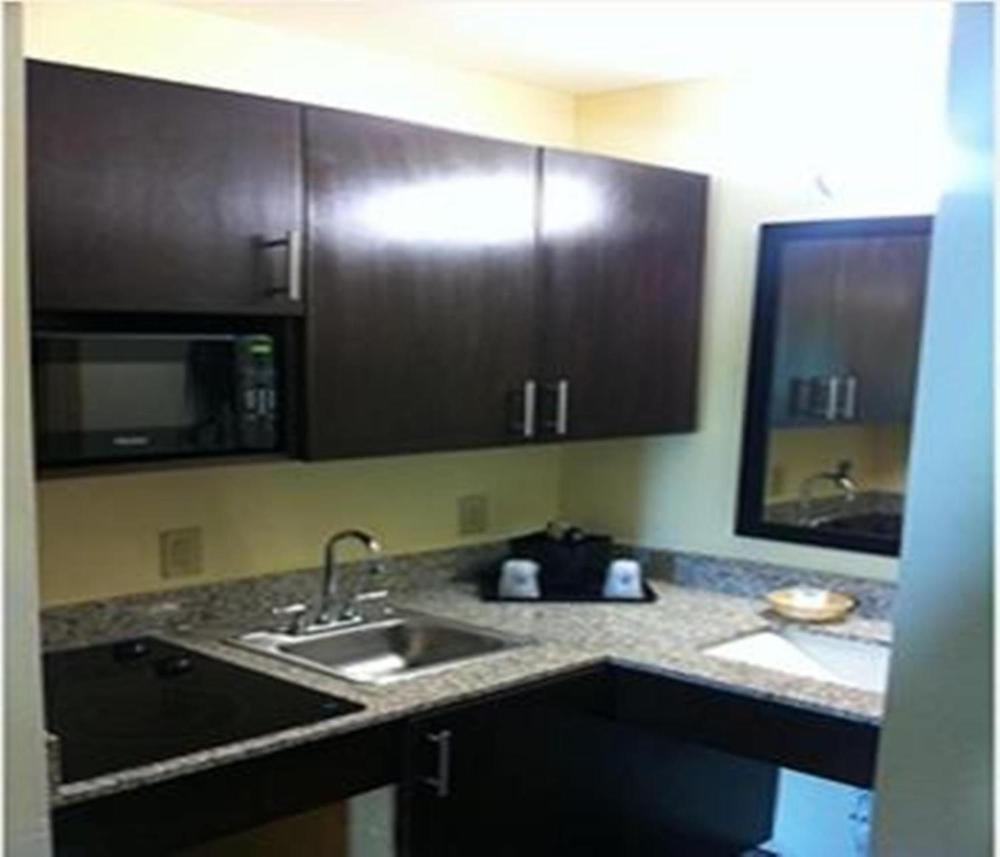 Americas Best Value Inn Lake Charles Interstate 210